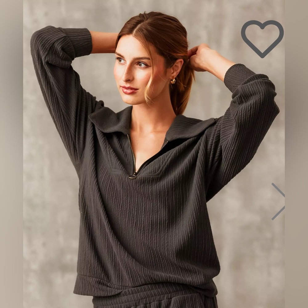 Buckle Black Women’s pullover